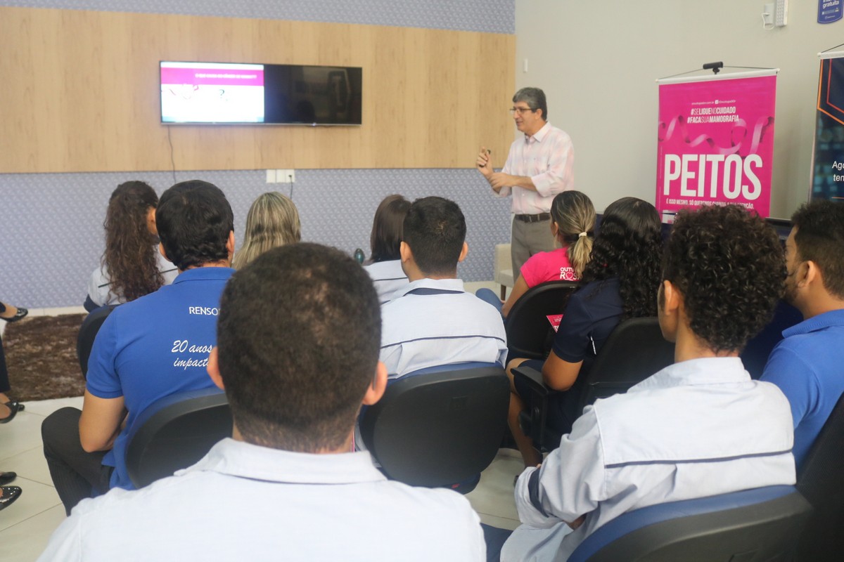 Palestra sobre câncer de mama marca o Outubro Rosa da Rensoftware