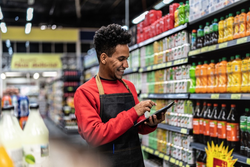Conheça as vantagens que um sistema de gestão traz para os supermercados