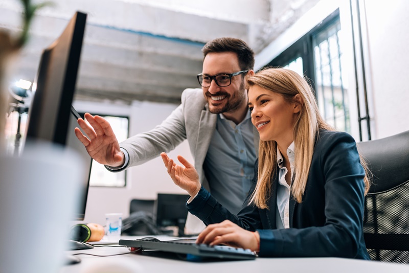 Como funciona o processo de implementação de um software de gestão?