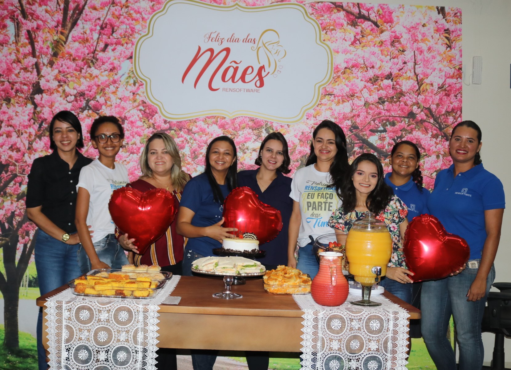 Dia das Mães na Rensoftware teve música e um momento especial para as colaboradoras
