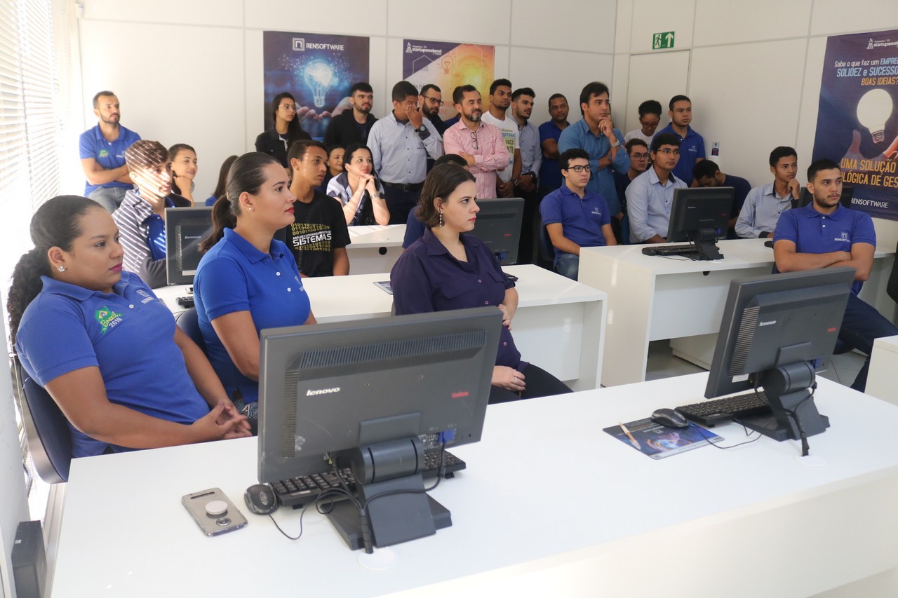 Palestra sobre o uso consciente da energia elétrica movimentou colaboradores da Rensoftware